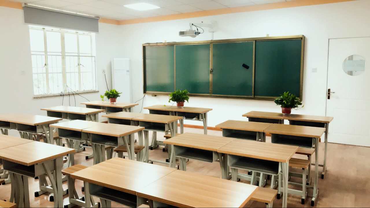 京太高考学校教室