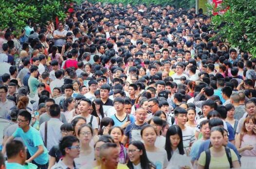 艺考报名市场化“耽误考生一辈子”